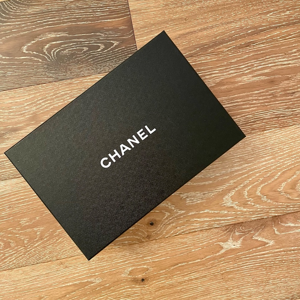 CHANEL Box